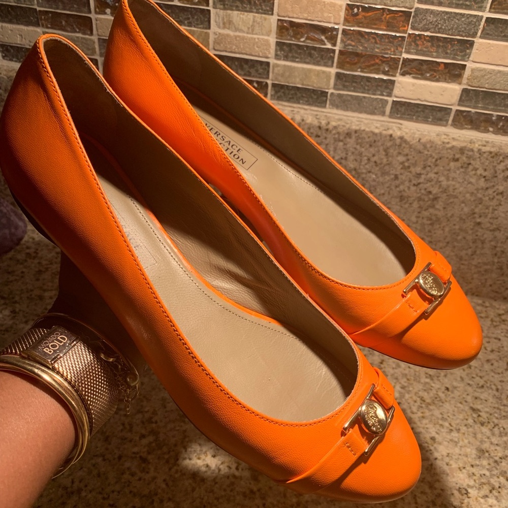 🧡VERSACE COLLECTION🧡LEATHER LOGO ALMOND FLATS🧡